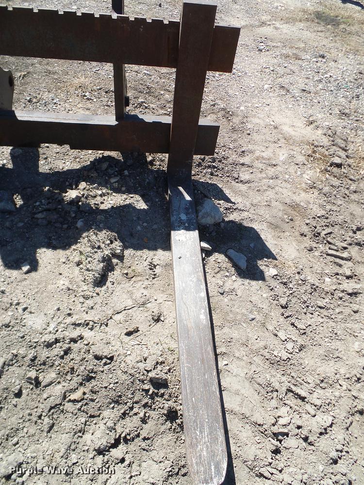 image for item AZ9394 Pallet forks