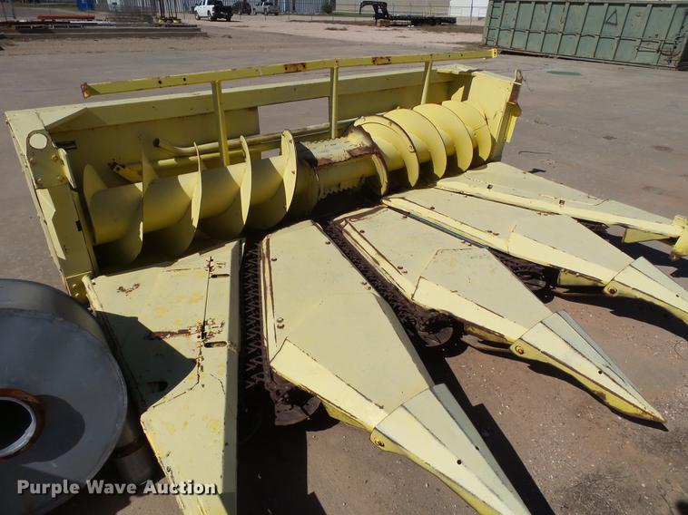 image for item BJ9936 John Deere forage head