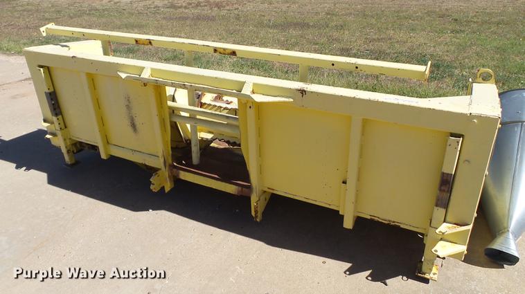 image for item BJ9936 John Deere forage head