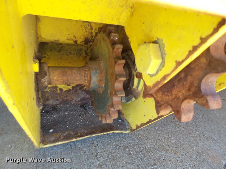 image for item BJ9936 John Deere forage head