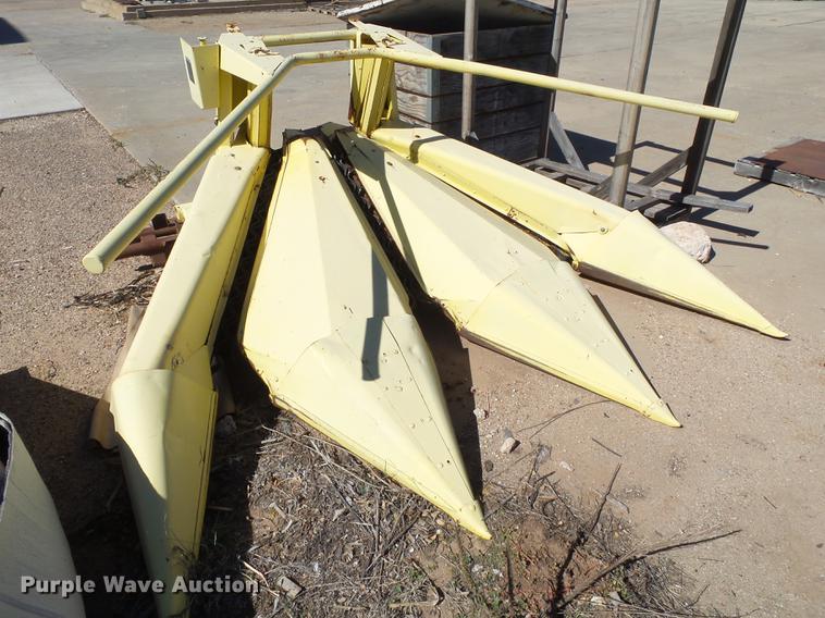 image for item BJ9937 John Deere forage head