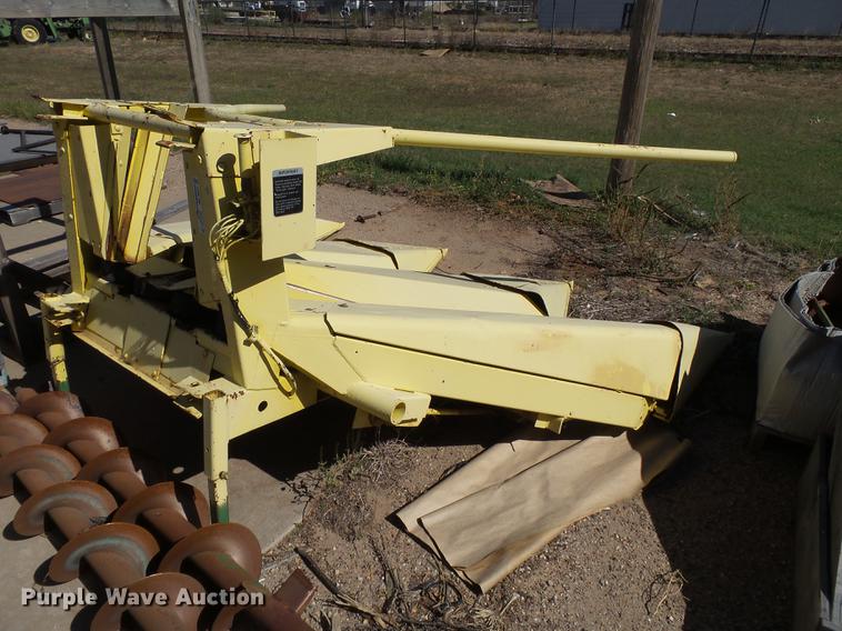 image for item BJ9937 John Deere forage head