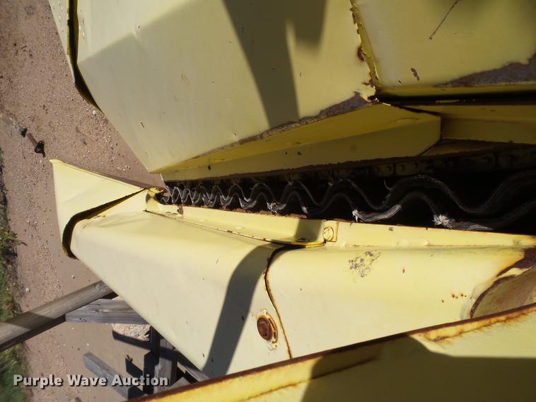 image for item BJ9937 John Deere forage head