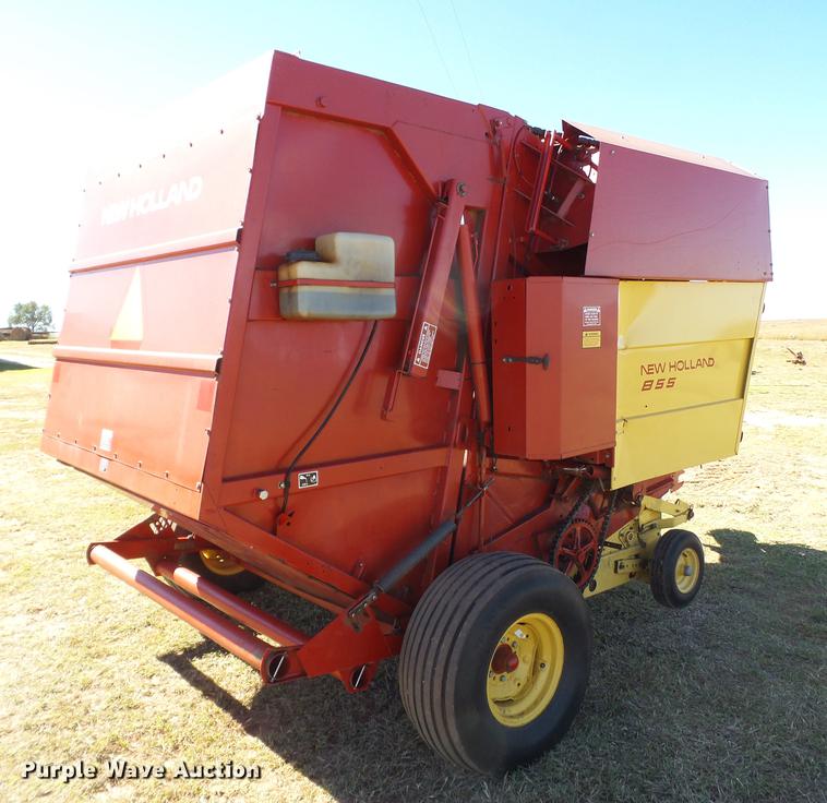 image for item BJ9942 1989 New Holland 855 round baler