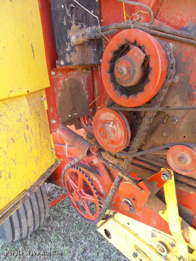 image for item BJ9942 1989 New Holland 855 round baler