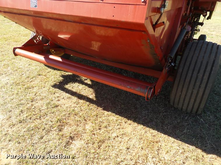 image for item BJ9942 1989 New Holland 855 round baler