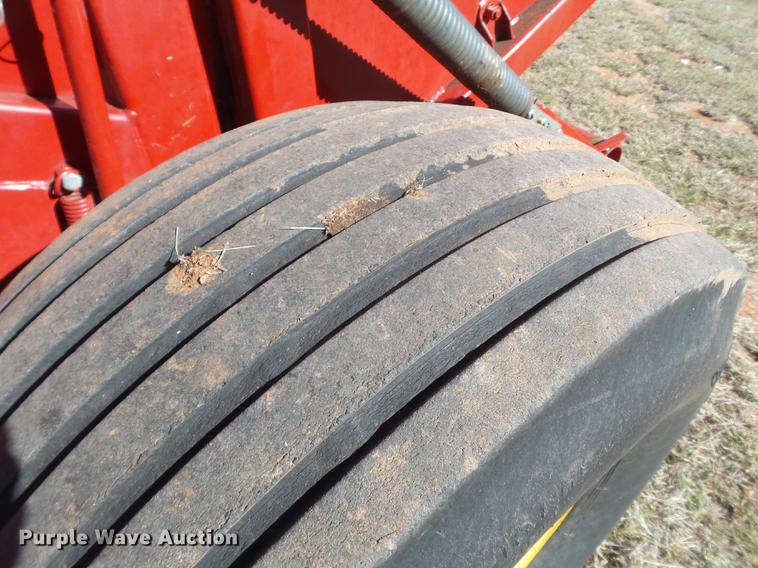 image for item BJ9942 1989 New Holland 855 round baler