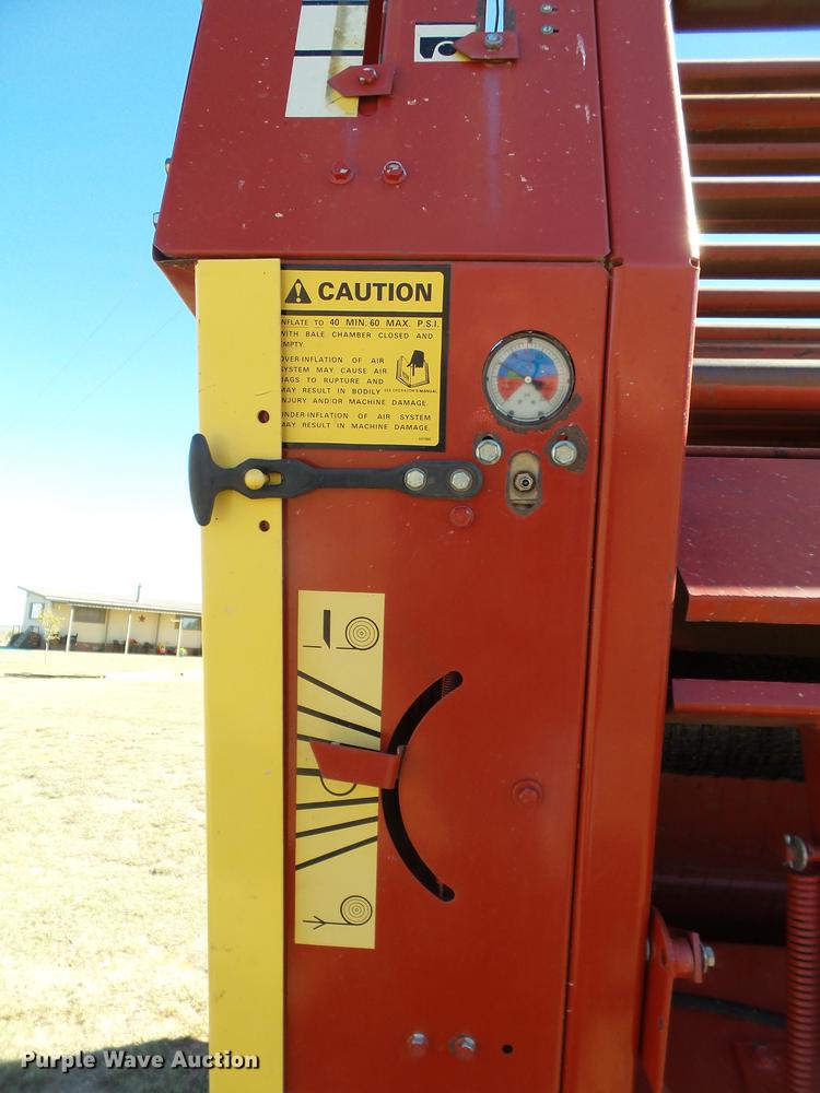 image for item BJ9942 1989 New Holland 855 round baler