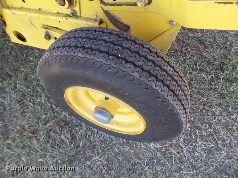 image for item BJ9942 1989 New Holland 855 round baler