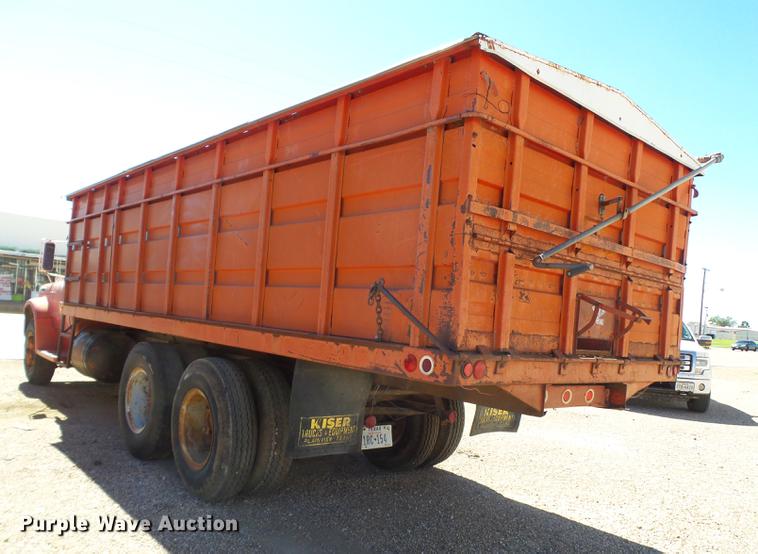 image for item BJ9955 1969 Chevrolet C60 grain truck