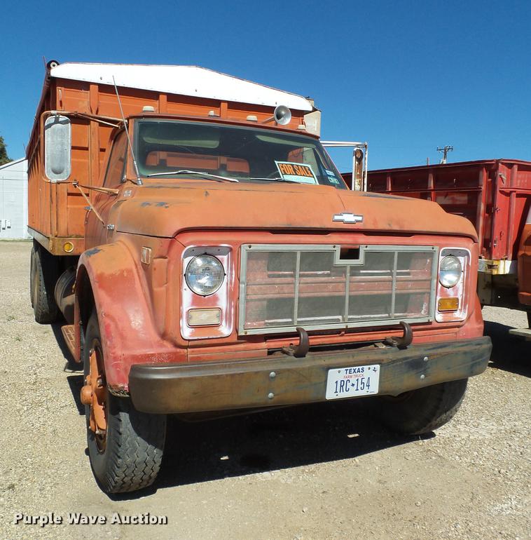 image for item BJ9955 1969 Chevrolet C60 grain truck