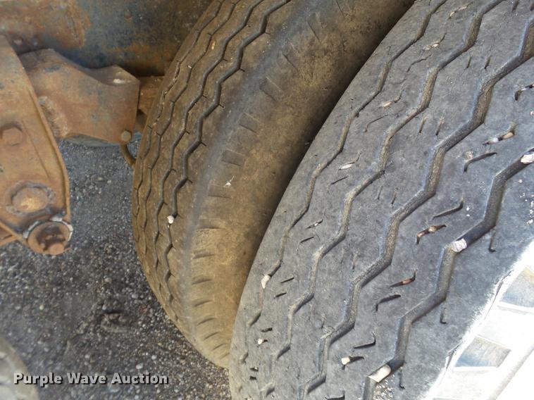 image for item BJ9955 1969 Chevrolet C60 grain truck