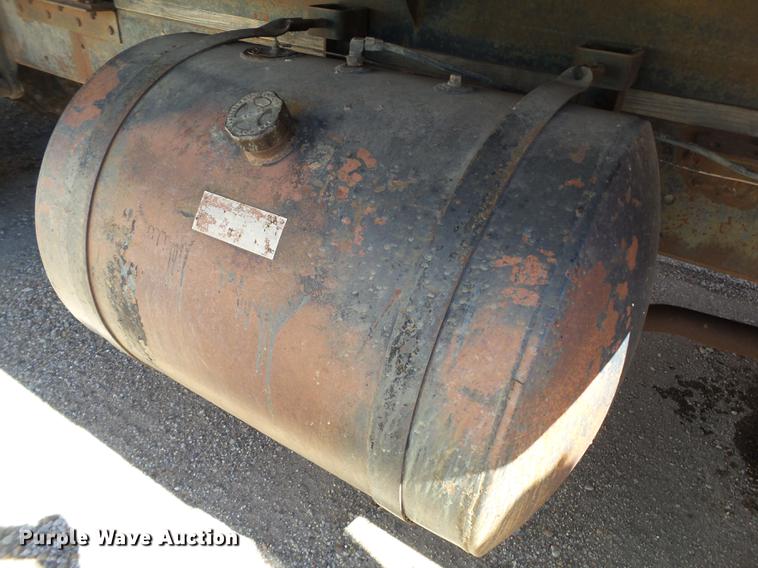 image for item BJ9955 1969 Chevrolet C60 grain truck