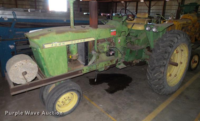 image for item BJ9957 John Deere 3010 tractor