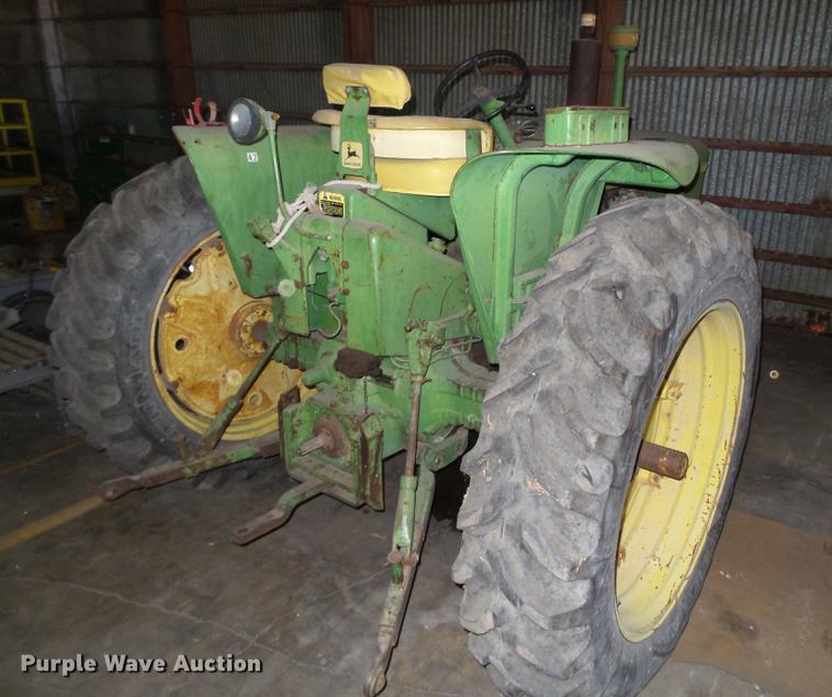 image for item BJ9957 John Deere 3010 tractor