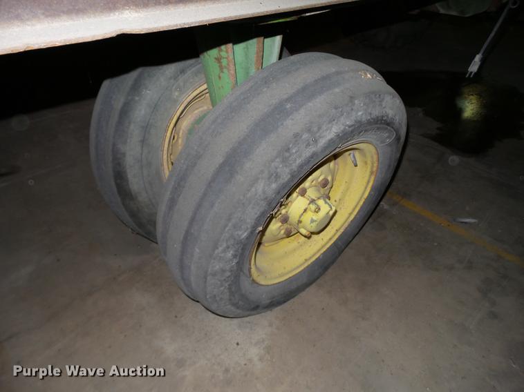 image for item BJ9957 John Deere 3010 tractor