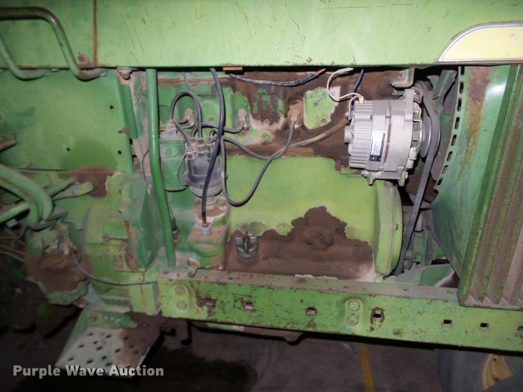 image for item BJ9957 John Deere 3010 tractor