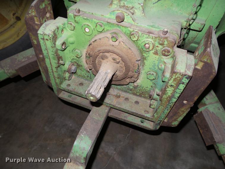 image for item BJ9957 John Deere 3010 tractor