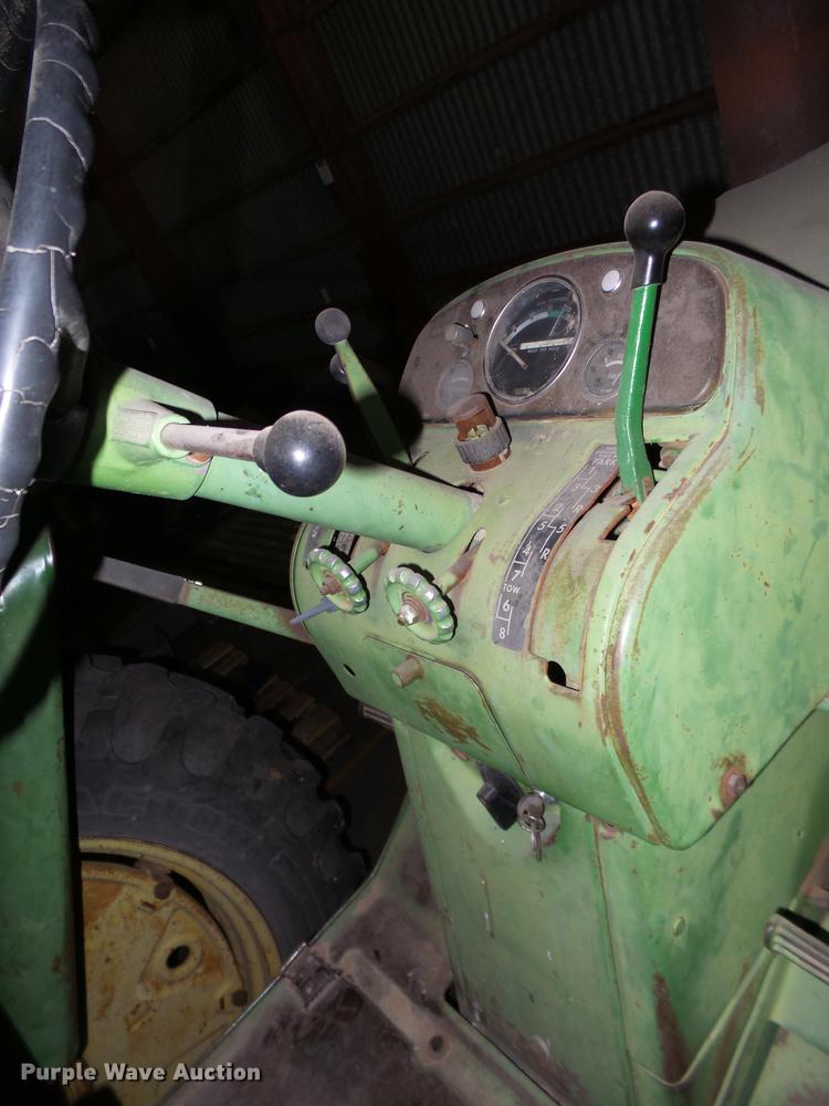 image for item BJ9957 John Deere 3010 tractor