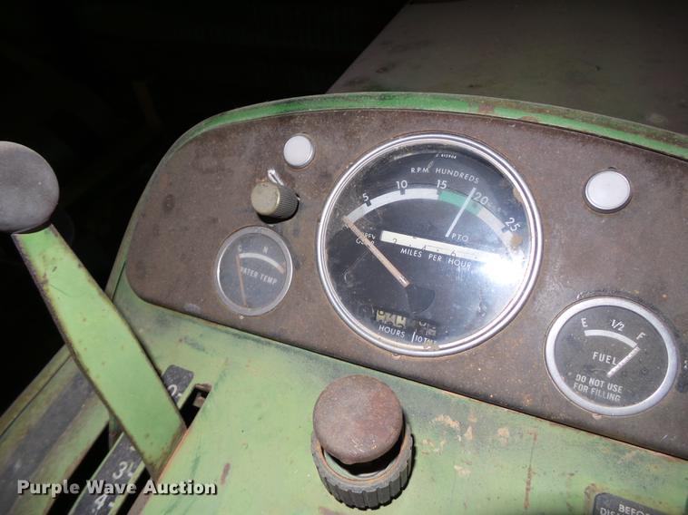 image for item BJ9957 John Deere 3010 tractor