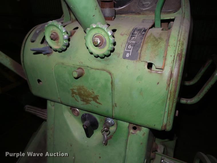 image for item BJ9957 John Deere 3010 tractor