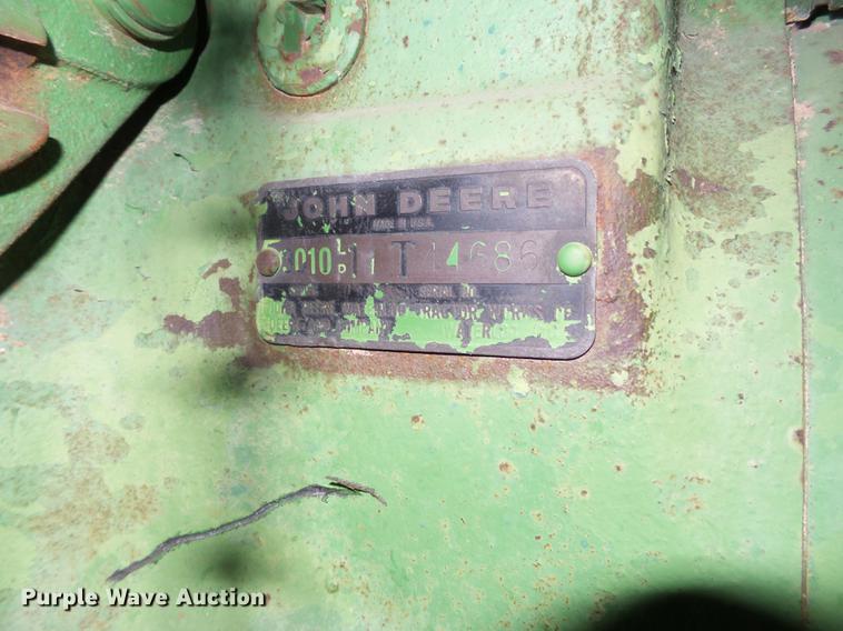 image for item BJ9957 John Deere 3010 tractor