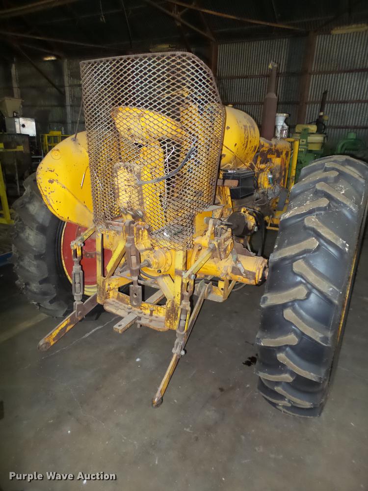 image for item BJ9958 Minneapolis Moline 283B tractor