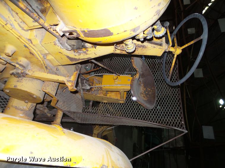 image for item BJ9958 Minneapolis Moline 283B tractor