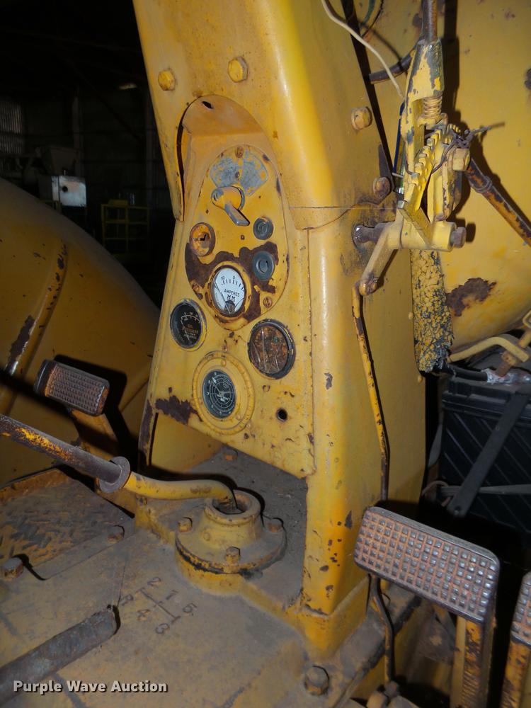 image for item BJ9958 Minneapolis Moline 283B tractor