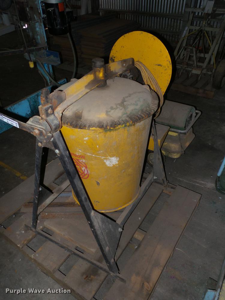 image for item BJ9961 Feed mixer