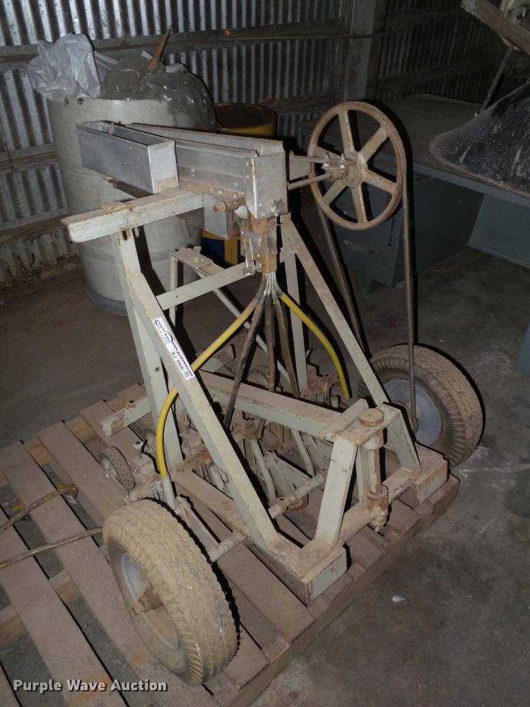 image for item BJ9966 Plot seeder