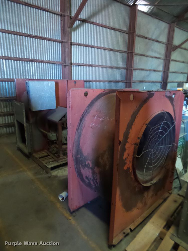 image for item BJ9982 (4) Sukup grain dryers