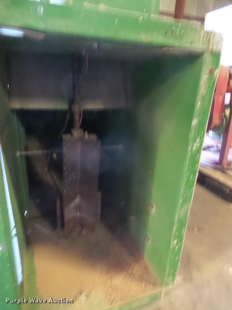 image for item BJ9986 (4) Sukup grain dryers