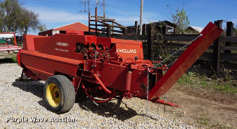 image for item DA1291 1988 New Holland 311 square baler