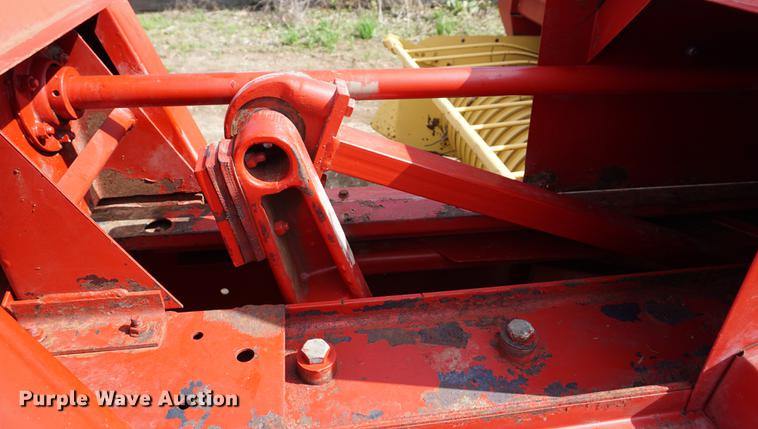 image for item DA1291 1988 New Holland 311 square baler