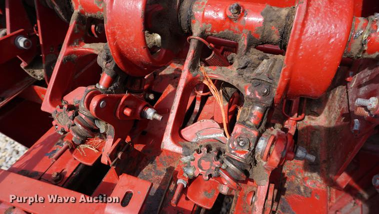 image for item DA1291 1988 New Holland 311 square baler