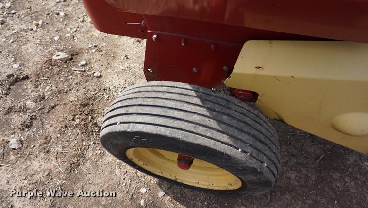 image for item DA1291 1988 New Holland 311 square baler