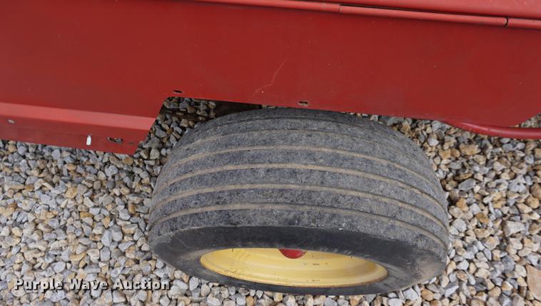 image for item DA1291 1988 New Holland 311 square baler