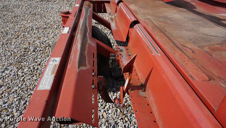 image for item DA1292 Hoelscher 1000 bale accumulator