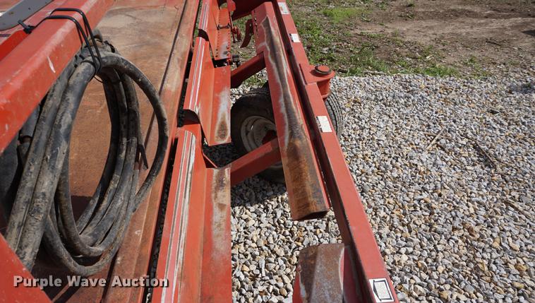 image for item DA1292 Hoelscher 1000 bale accumulator