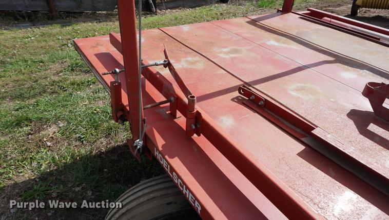 image for item DA1292 Hoelscher 1000 bale accumulator