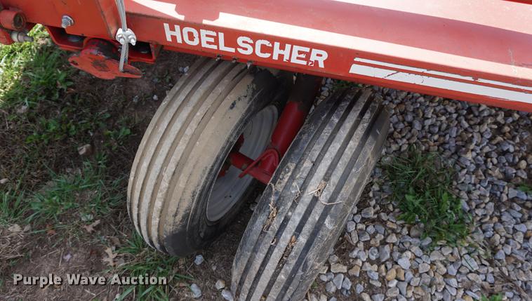 image for item DA1292 Hoelscher 1000 bale accumulator