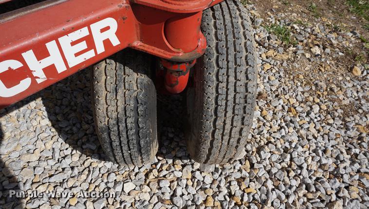 image for item DA1292 Hoelscher 1000 bale accumulator