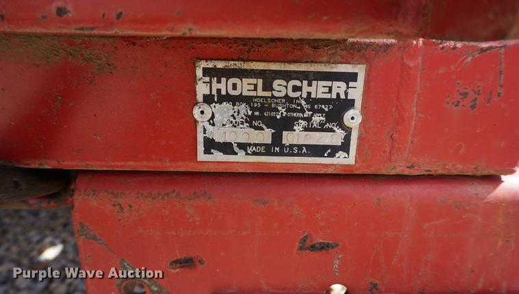 image for item DA1292 Hoelscher 1000 bale accumulator