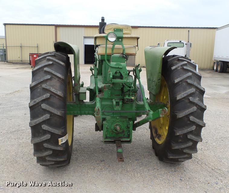 image for item DA2404 John Deere 4010 tractor