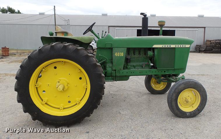 image for item DA2404 John Deere 4010 tractor