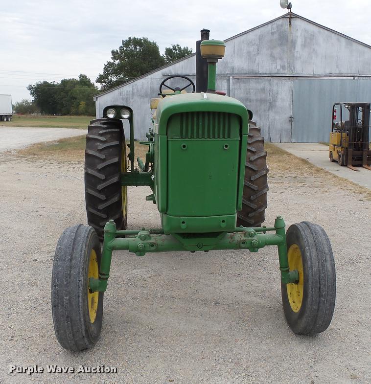 image for item DA2404 John Deere 4010 tractor