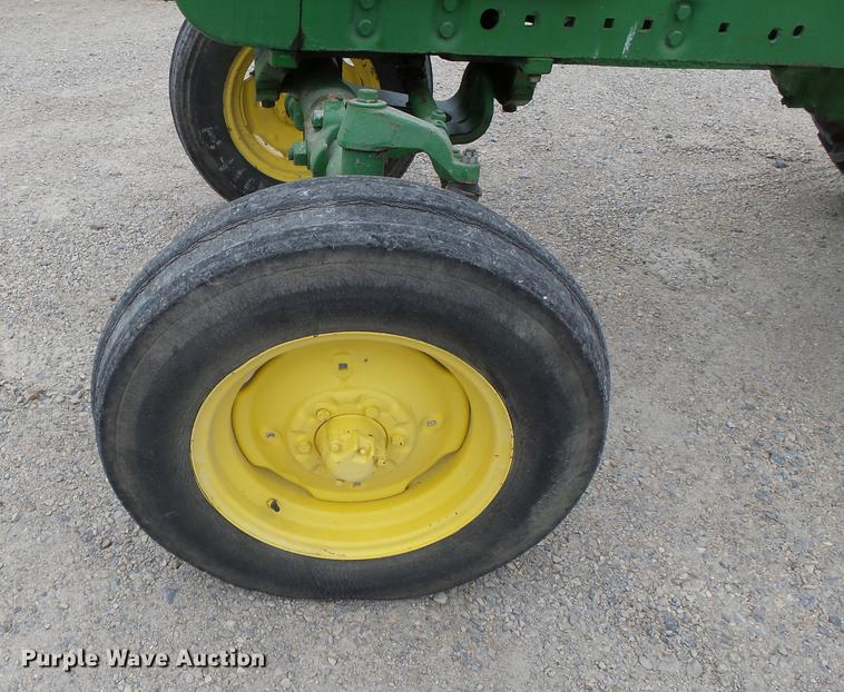 image for item DA2404 John Deere 4010 tractor