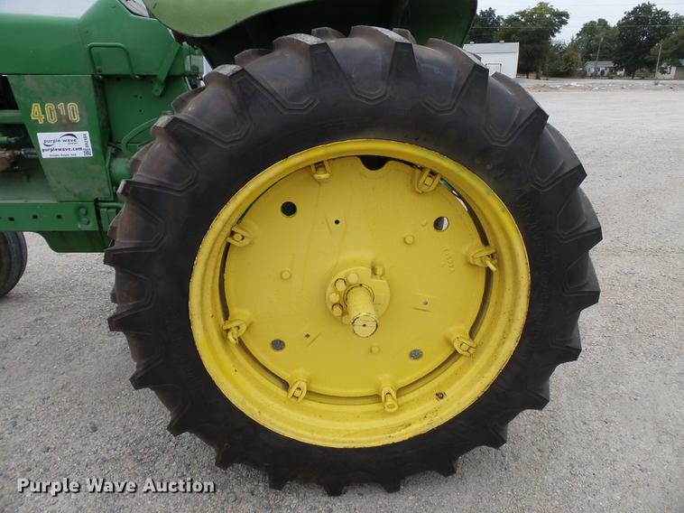 image for item DA2404 John Deere 4010 tractor