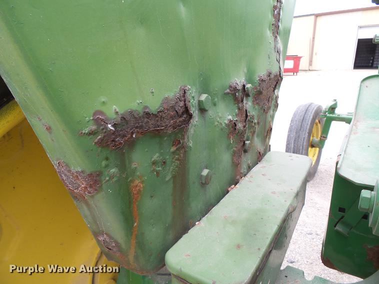 image for item DA2404 John Deere 4010 tractor